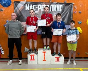Дню защитника Отечества посвятили проведение Чемпионата и Первенства по мас-рестлингу на Урале