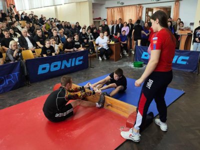Учащиеся колледжей Мелитополя выходят на помост мас-рестлинга