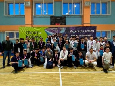 В Яр-Сале юноши и девушки выходили на помост Первенстве ЯНАО по мас-рестлингу