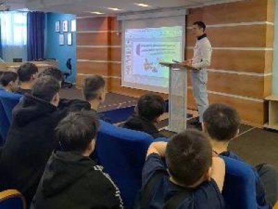Мастер-класс по мас-рестлингу проведен в Ямальской школе-интернат им. Василия Давыдова